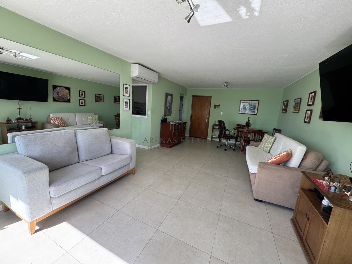 Apartamento ID.3995 - Apartamento de dos dormitorios en venta en Peninsula , Punta del Este