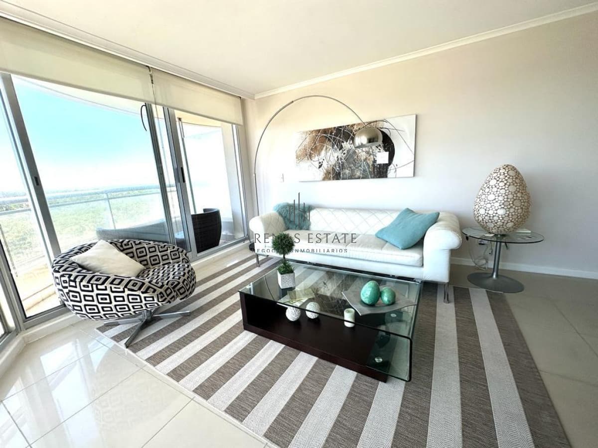 Apartamento ID.4323 - Apartamento de 3 dormitorios en venta en Ocean Drive Roosevelt
