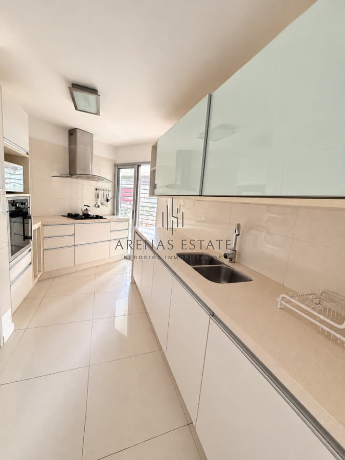 Apartamento ID.4850 - Oportunidad en venta en primera linea de la Brava 2 dormitorios más dependencia