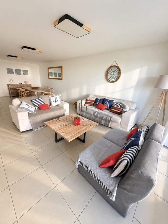 Apartamento ID.4089 - Apartamento de 3 dormitorios en venta en Punta del Este