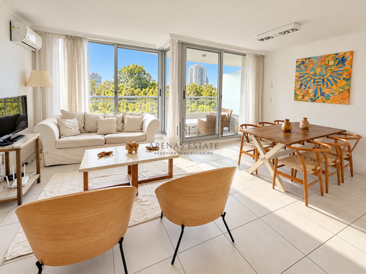 Apartamento ID.4306 - Apartamento de 2 dormitorios en venta en Punta del Este
