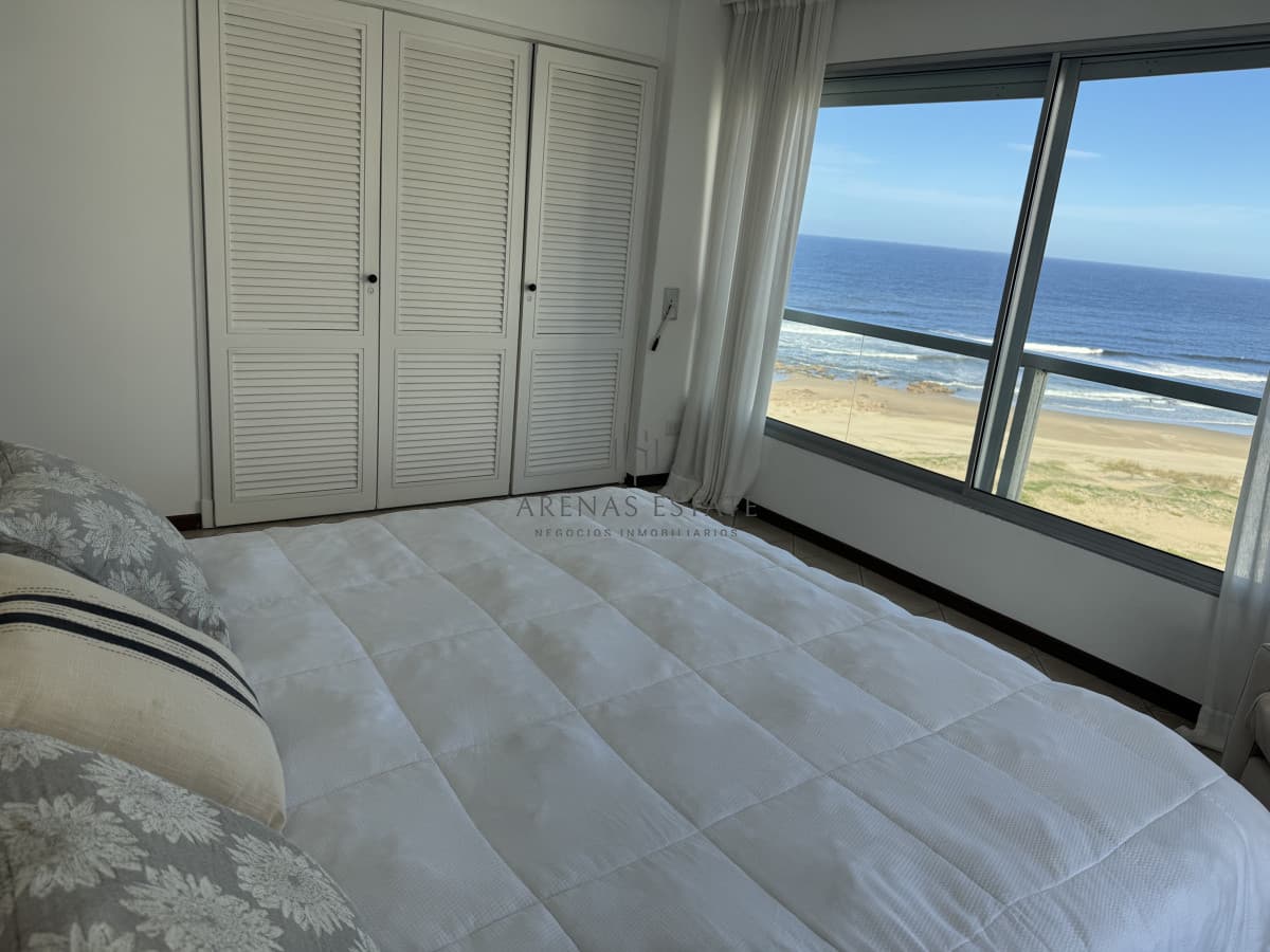 Apartamento ID.3843 - Apartamento en venta de dos dormitorios en primera linea de la Brava, Punta del Este