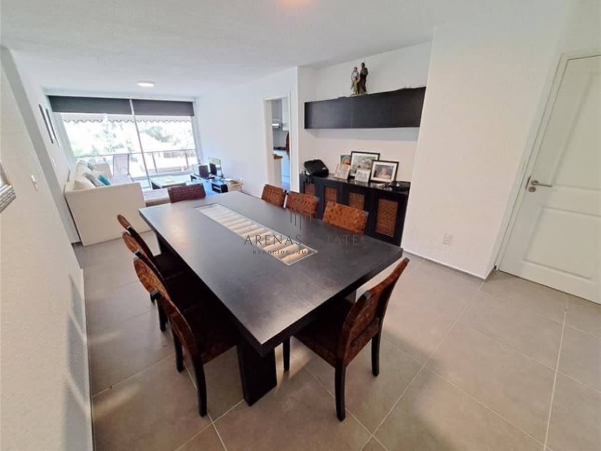 Apartamento ID.3733 - Apartamento de 4 dormitorios en venta en Punta del Este