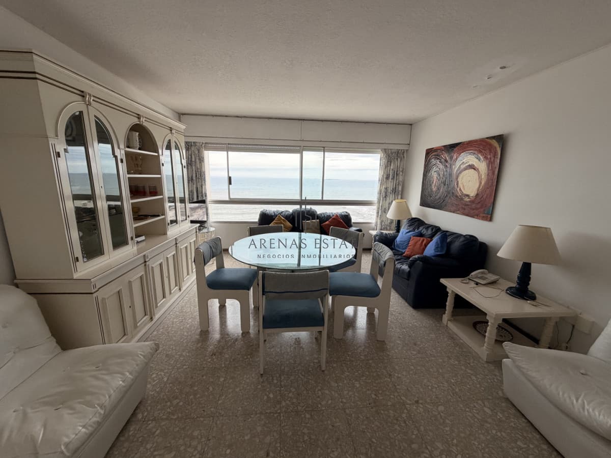 Apartamento ID.4302 - Apartamento de 3 dormitorios en venta en Punta del Esre