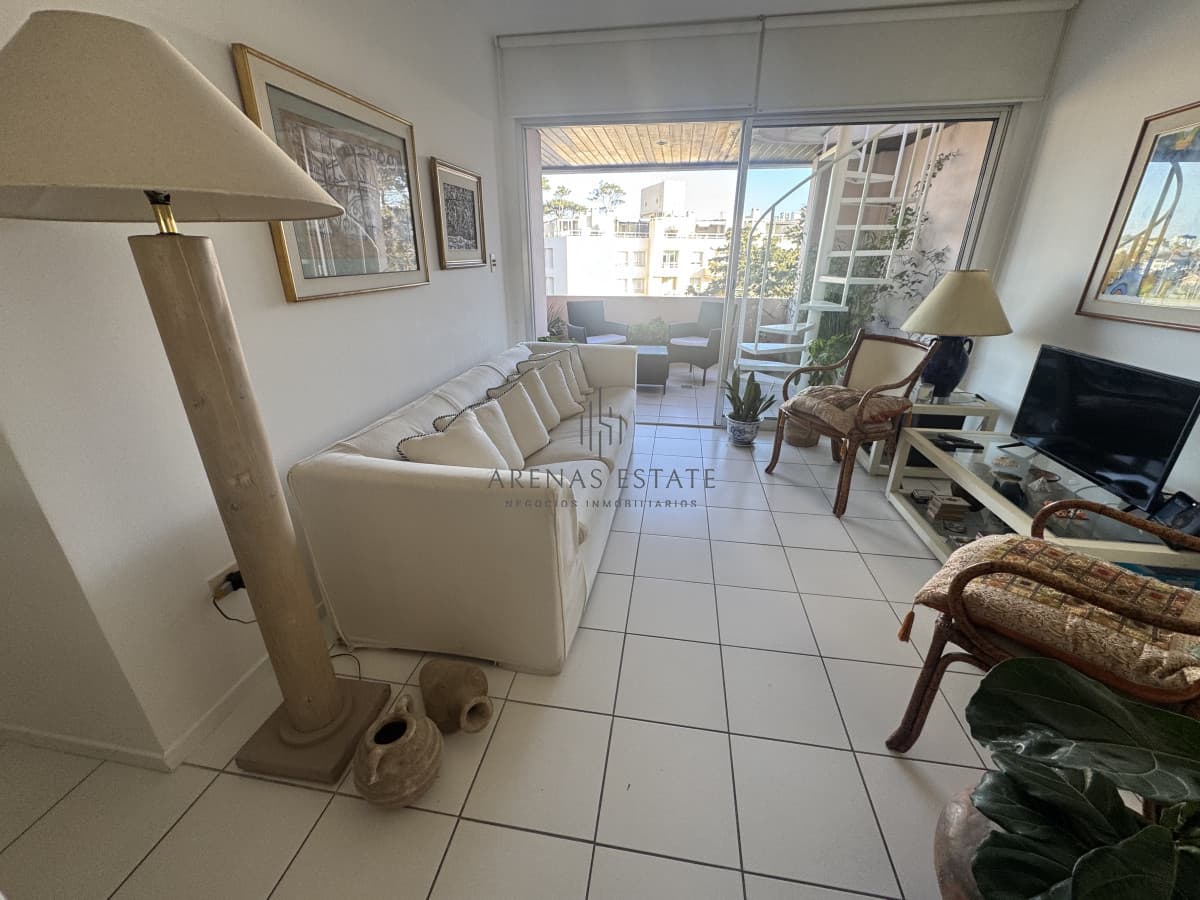 Apartamento ID.3918 - Apartamento de 3 dormitorios en playa Mansa . Penthouse con terraza exclusiva