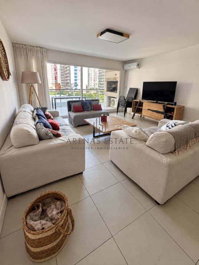 Apartamento ID.4089 - Apartamento de 3 dormitorios en venta en Punta del Este