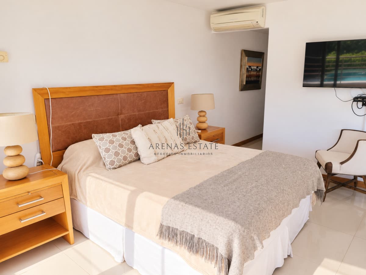 Apartamento de 3 dormitorios en alquiler en zona Brava
