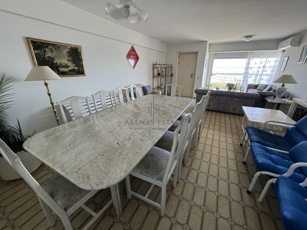 Apartamento ID.3573 - Apartamento de 3 dormitorios en venta en Punta del Este