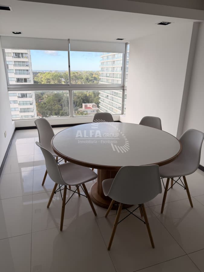 Punta del Este, APTO en venta de 3 dormitorios reciclado !!