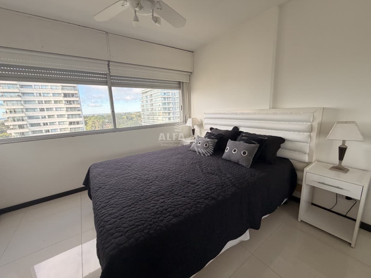 Punta del Este, APTO en venta de 3 dormitorios reciclado !!