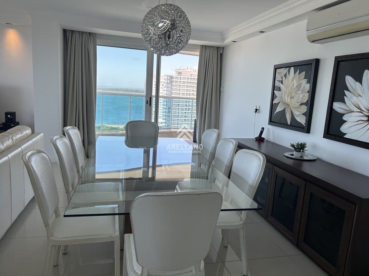 Apartamento ID.3357 - Apartamento de 3 dormitorios en suite más dependencia en venta en  Punta del Este