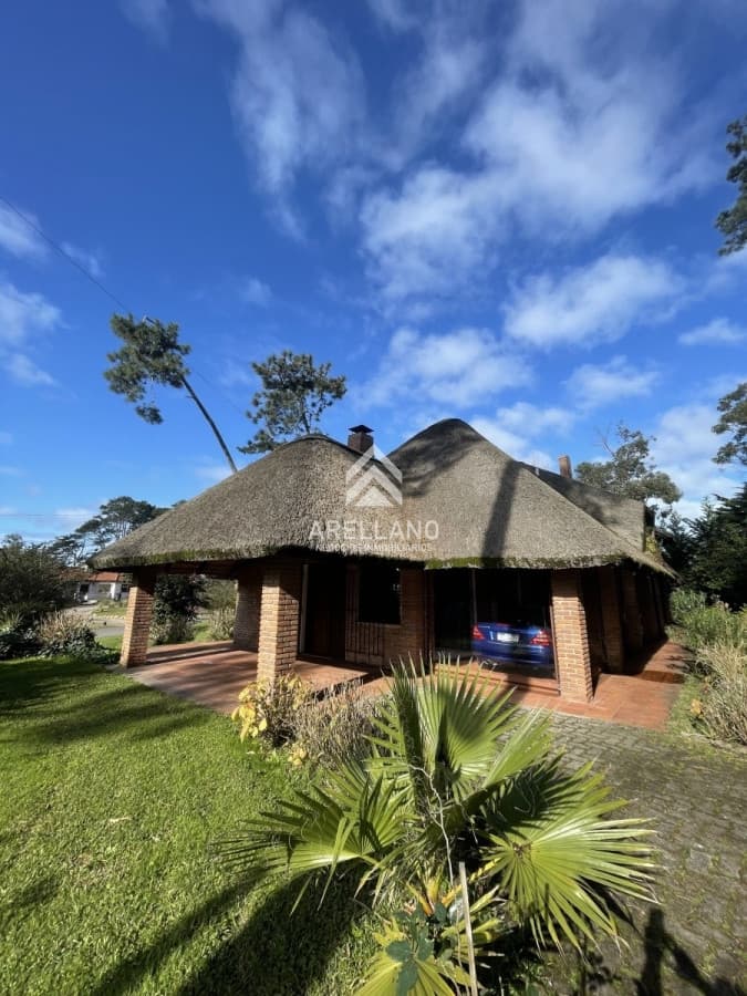 Casa ID.2169 - Venta casa 3 dormitorios