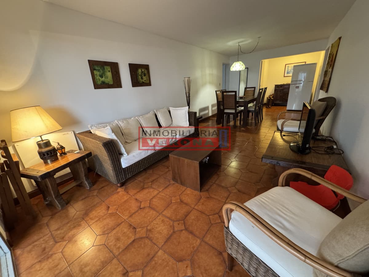 VENTA - 3 dormitorios 1era Línea Playa Mansa  - Inmobiliaria Verona Punta