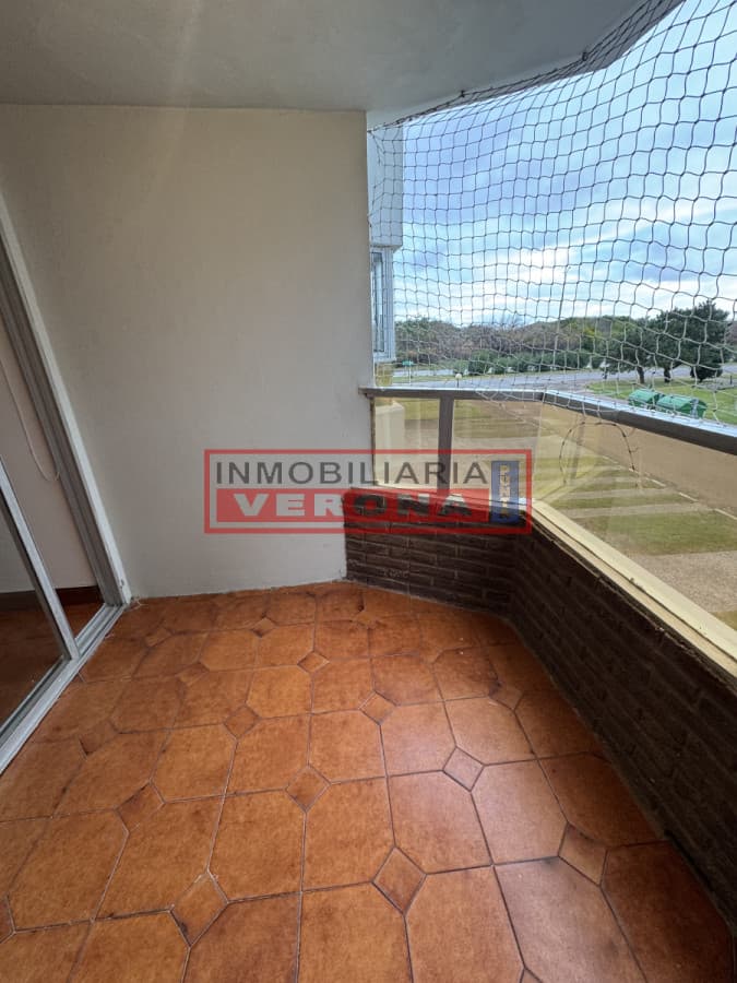 VENTA - 3 dormitorios 1era Línea Playa Mansa  - Inmobiliaria Verona Punta
