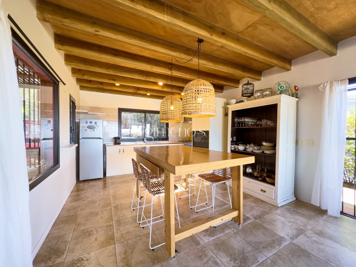 Venta casa en Manantiales 2 dormitorios