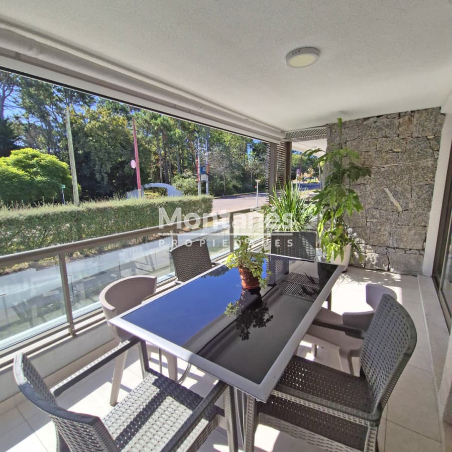 Apartamento ID.10575 - ☀️ VENTA: 1 Dorm y medio. Impecable con Parrillero, Sol y Servicios todo el año.