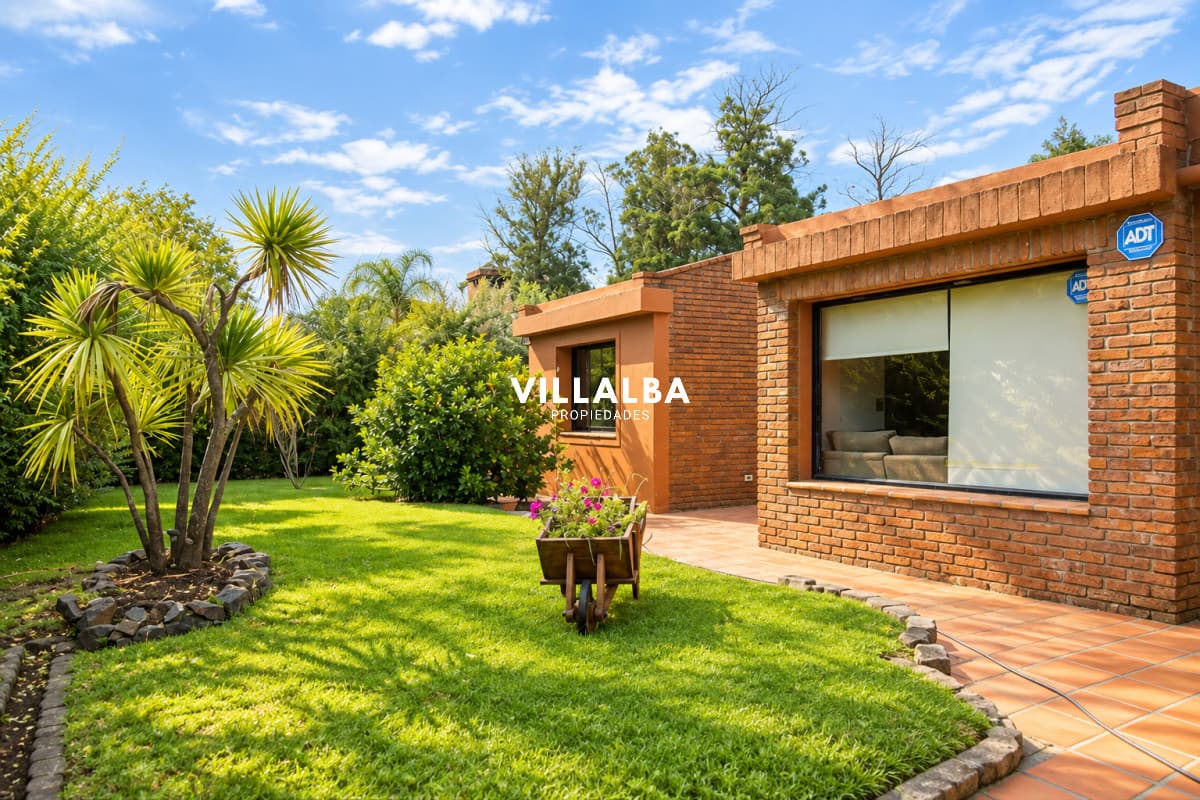 En venta casa de 3 Dormitorios en Jardines de Córdoba