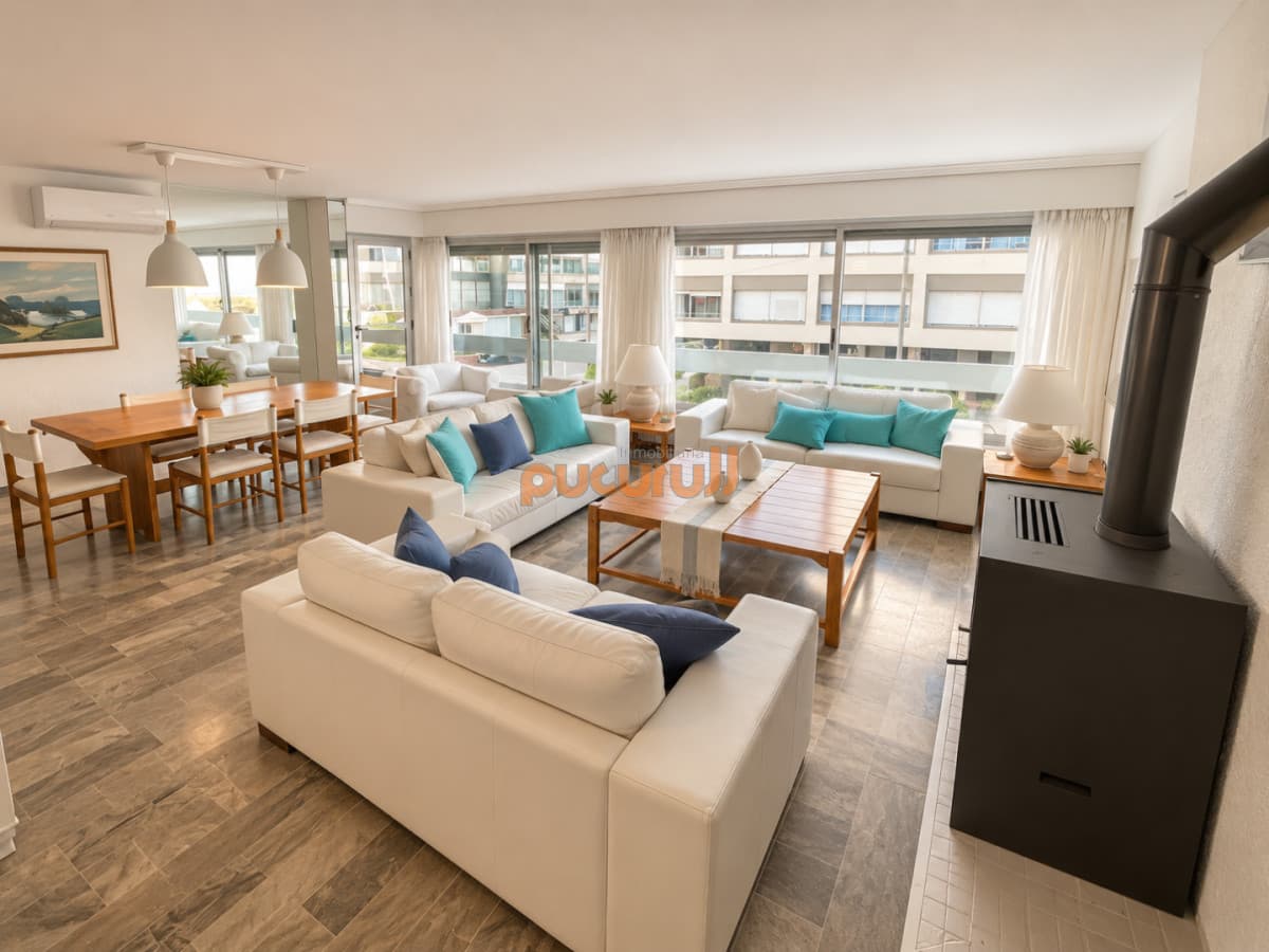 Apartamento a metros del mar! 3 dormitoroios en Peninsula, Punta del Este.