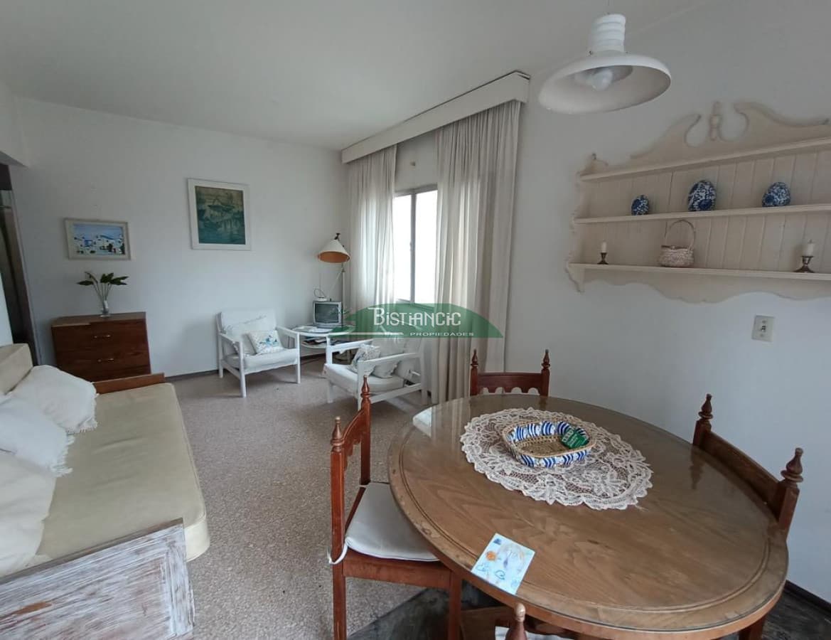 Península, apto de 1 dormitorio, baño, cocina, living comedor, ascensor. Precio de Venta US$ 115.000.