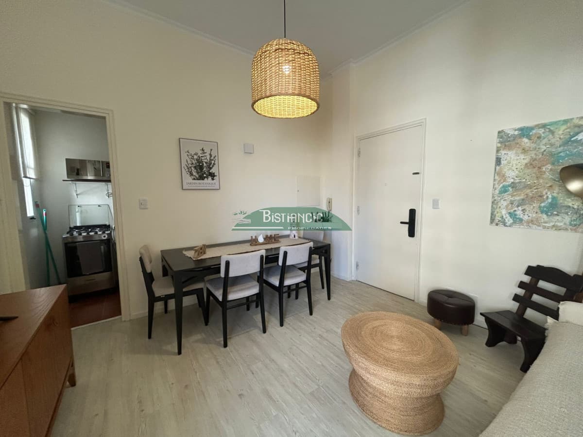Departamento en Peninsula, Punta del este. 2 dorm,2 baños, con cochera, wifi y servicio de mucama.
