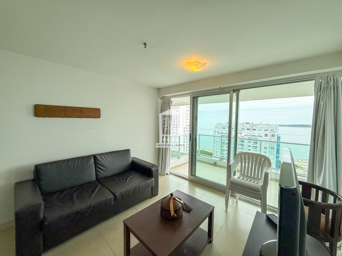 VENTA APARTAMENTO SEGUNDA LINEA 2 DORMITORIOS 2 BAÑOS PISO ALTO PLAYA MANSA A 1 CUADRA DEL MAR TODOS LOS SERVICIOS