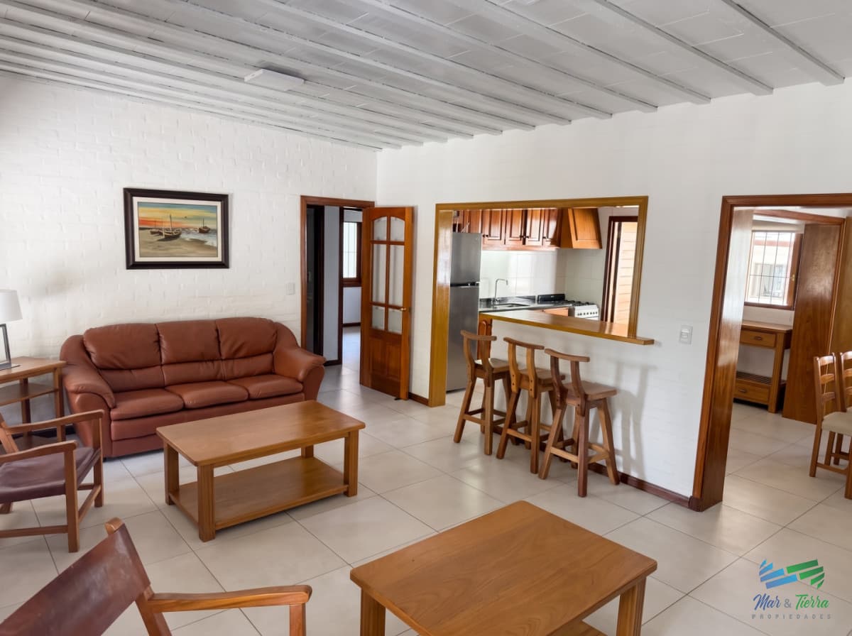 Casa 4 dormitorios en alquiler con piscina, Pinares, Punta del Este