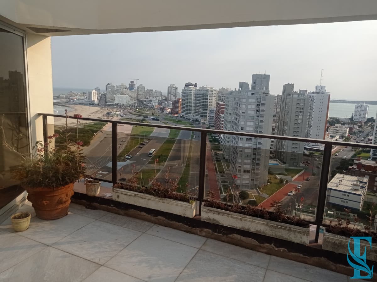 PentHouse 4 Dormitorios Playa Brava Punta del Este