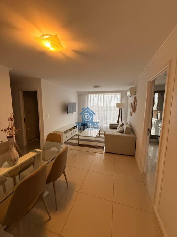 Departamento en Alquiler Anual Zona Punta Shopping  -