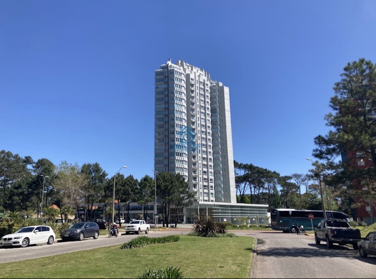 Local Comercial ID.152 - Local comercial en venta y alquiler en Punta Del Este