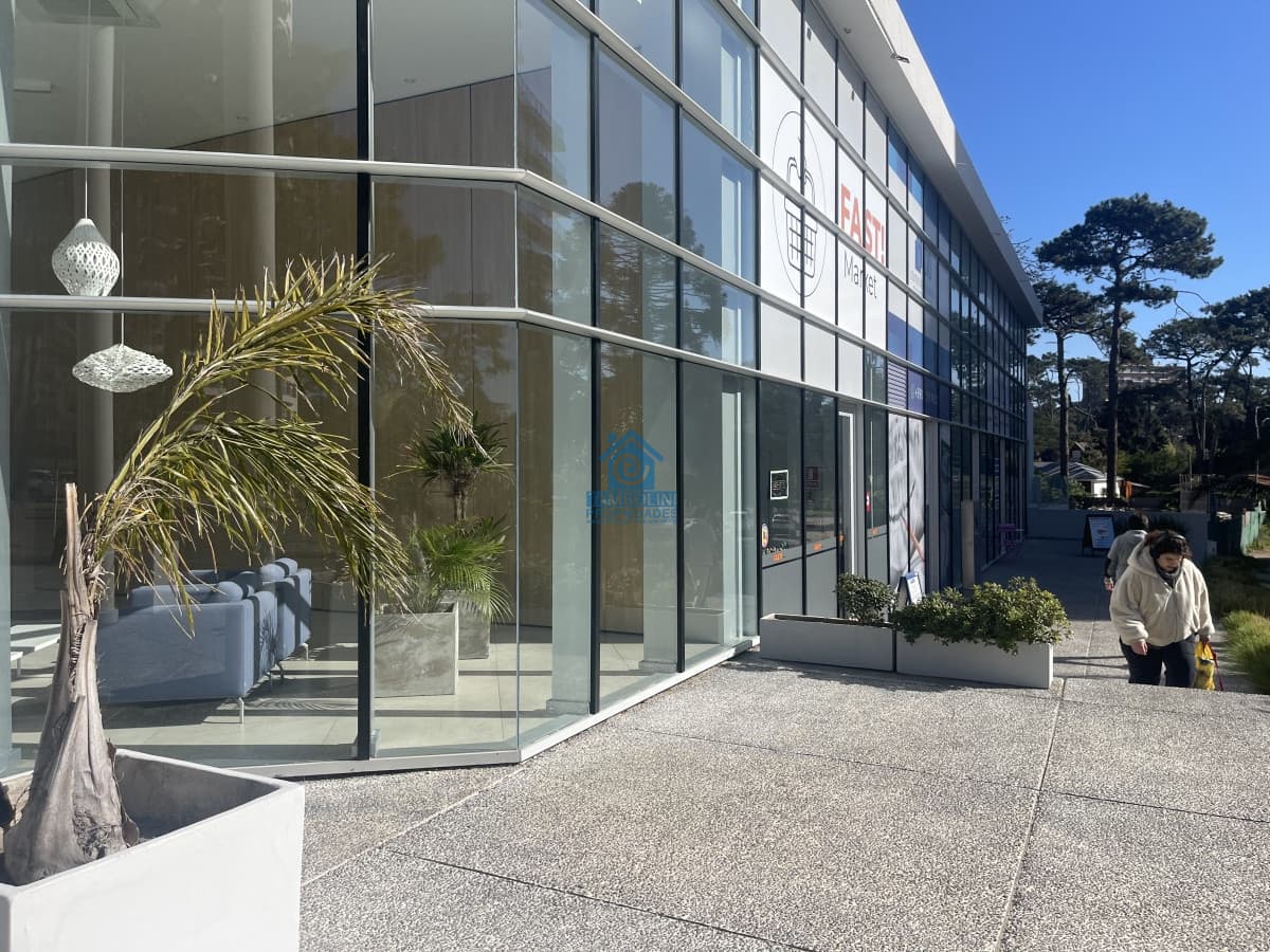 Local Comercial ID.152 - Local comercial en venta y alquiler en Punta Del Este