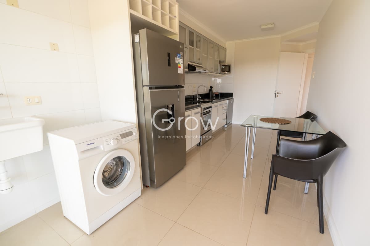 Venta de Apartamento 2 DORMITORIOS en Playa Mansa, Punta del Este.