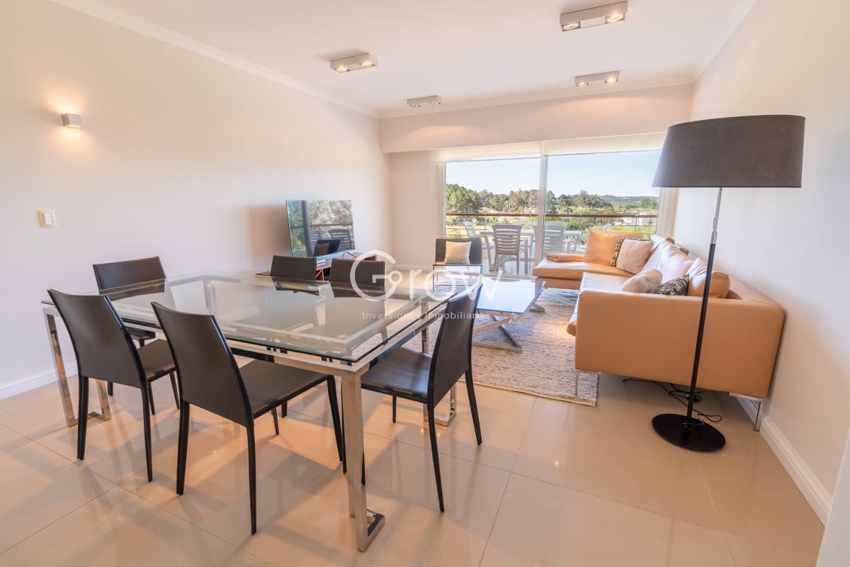 Venta de Apartamento 2 DORMITORIOS en Playa Mansa, Punta del Este.