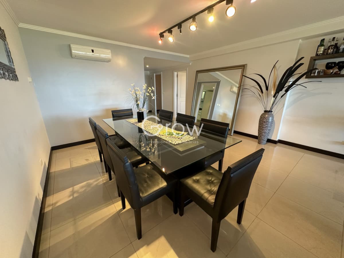 Exclusivo departamento en Torre Lobos en Playa Brava  -