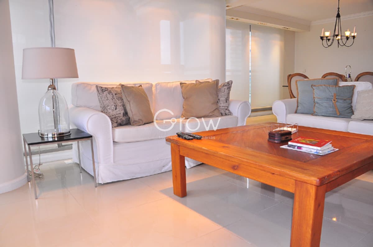 Apartamento en venta de 3 dormitorios en Exclusiva Torre Imperial ll