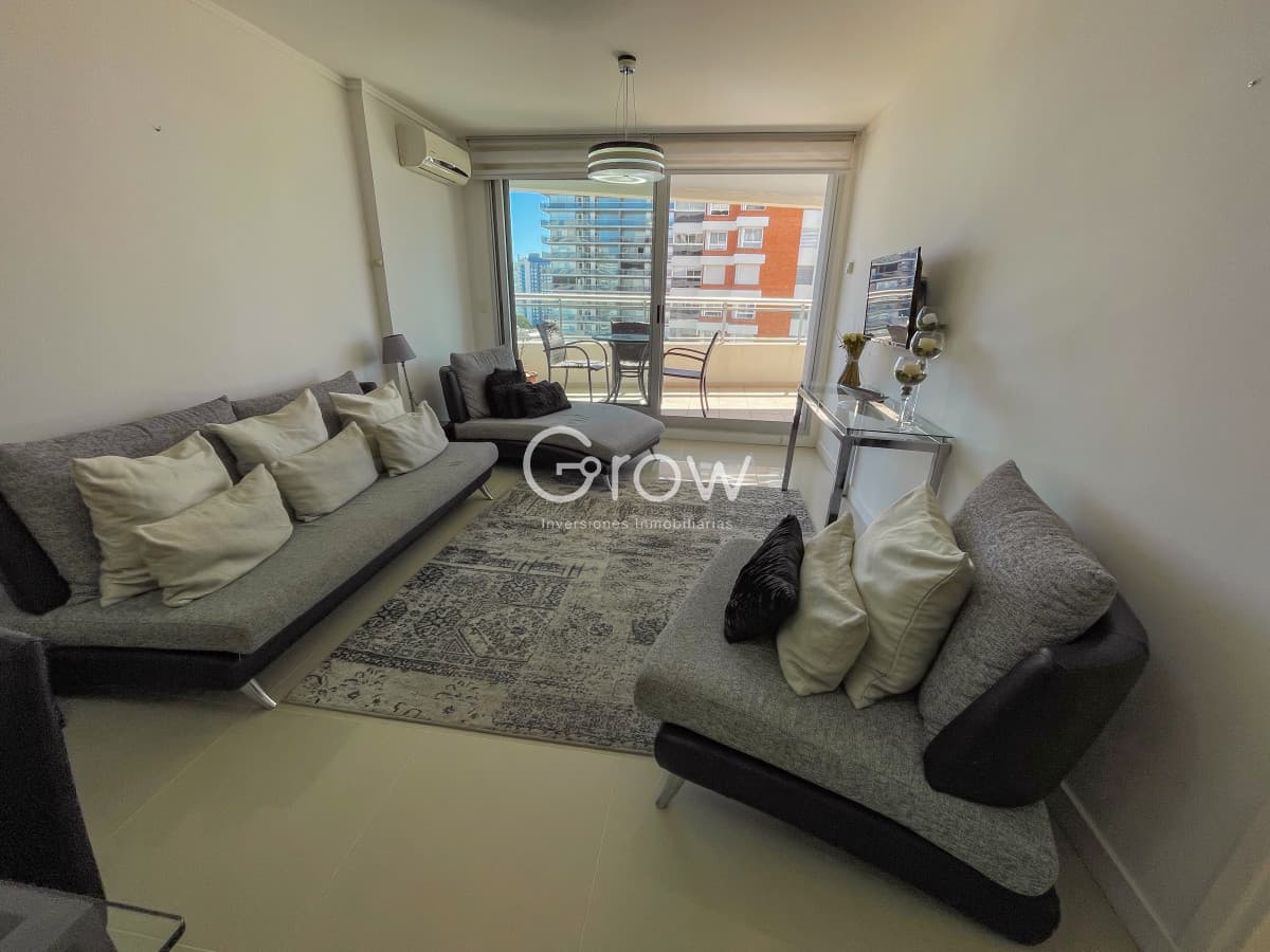 Exclusivo apartamento en alquiler de verano en Forest Tower II  -