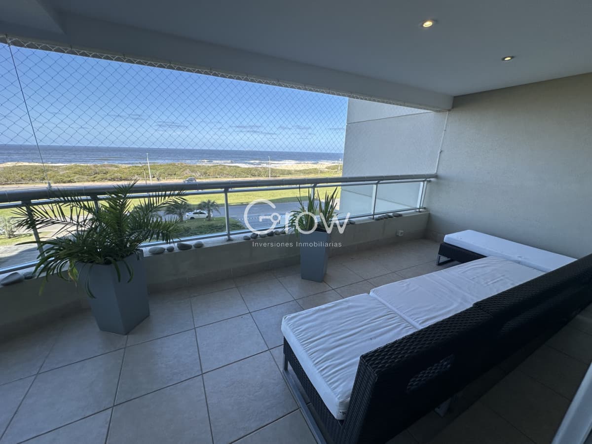 Exclusivo departamento en Torre Lobos en Playa Brava  -