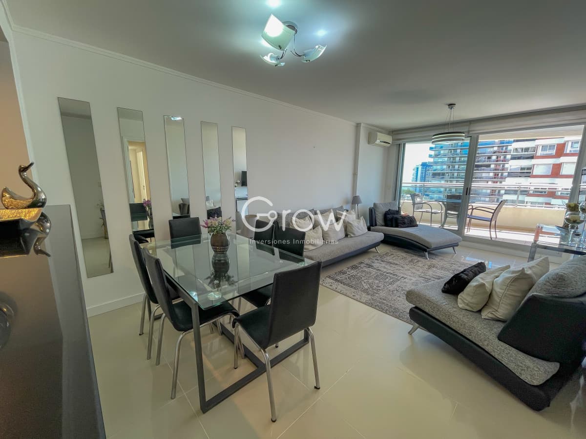 Exclusivo apartamento en alquiler de verano en Forest Tower II  -