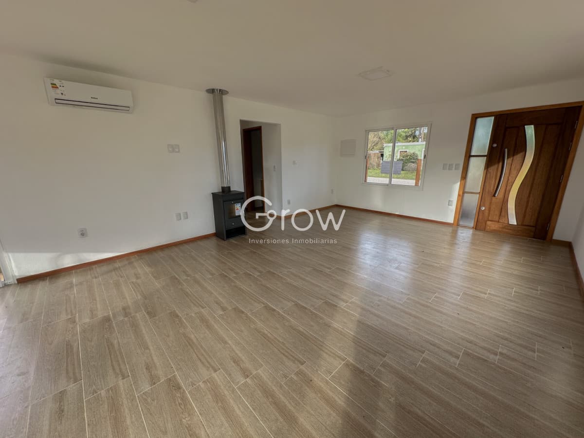 Hermosa casa a estrenar en Pinares
