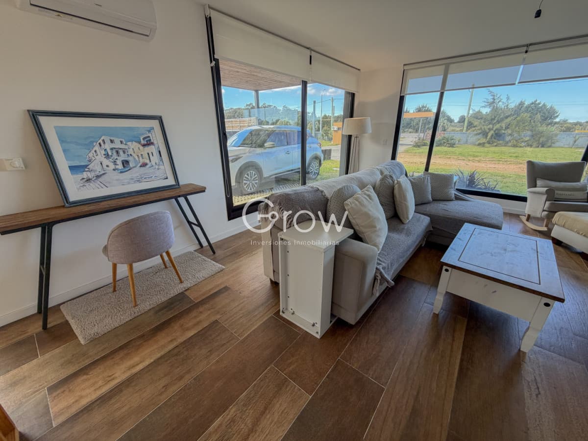 Casa moderna en venta en un barrio privado