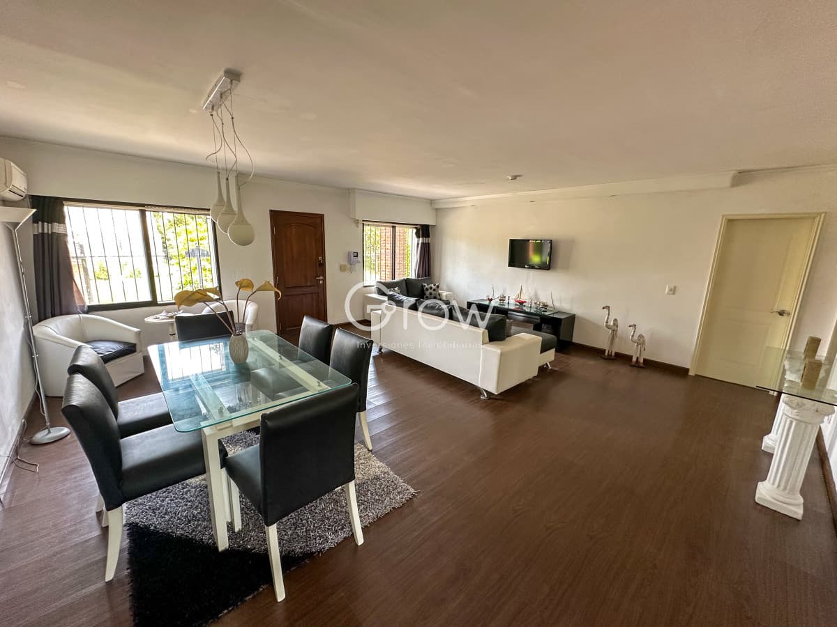 Hermosa casa en barrio Residencial de Punta del Este a pasos de todo!