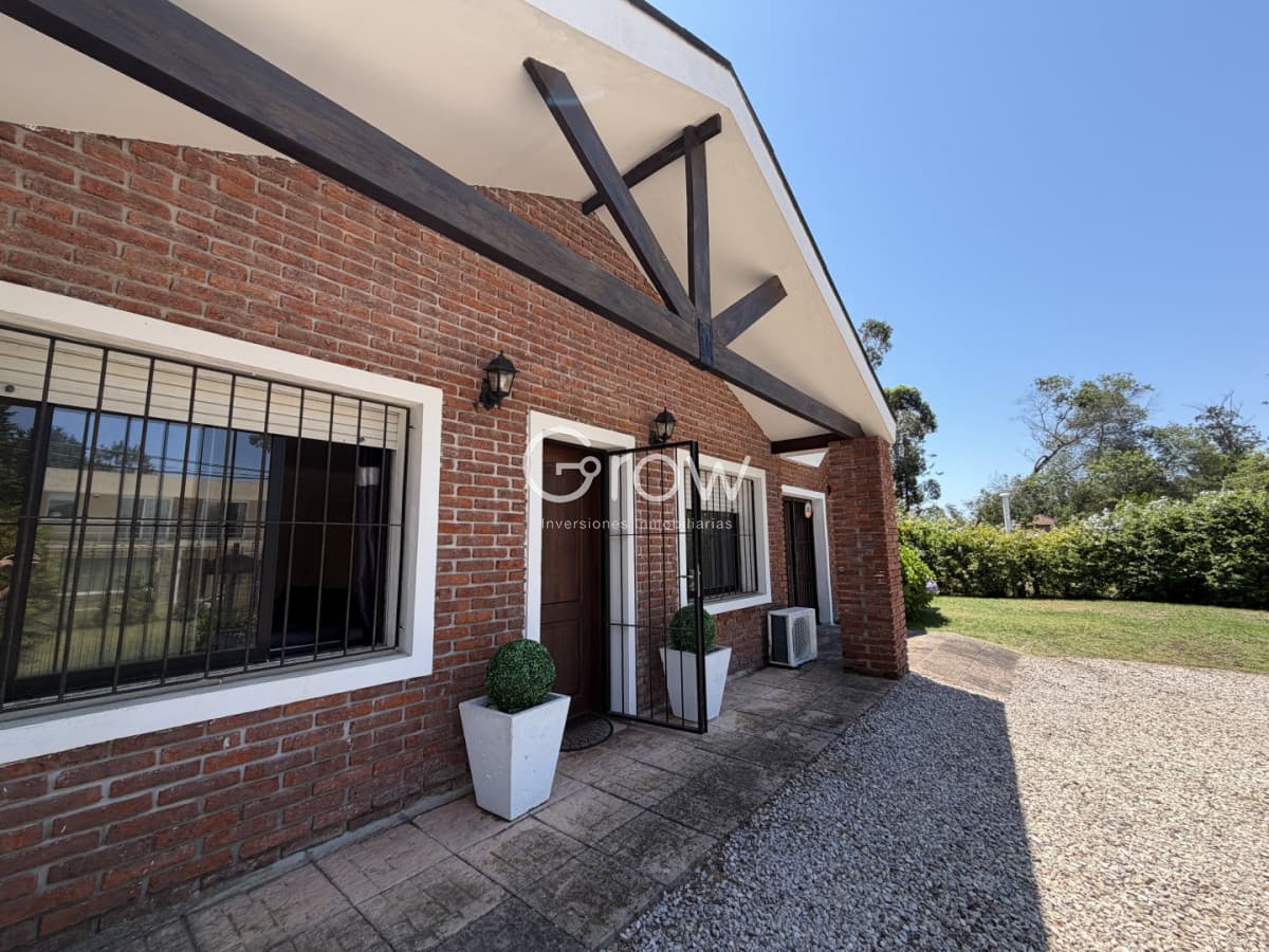 Hermosa casa en barrio Residencial de Punta del Este a pasos de todo!