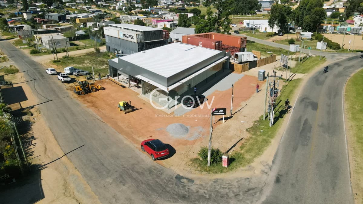 A estrenar local en Av en Maldonado con 660 m2 de uso exclusivo