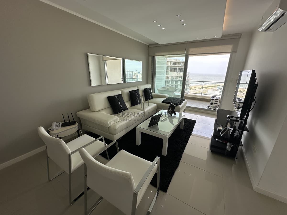 Apartamento ID.4825 - OPORTUNIDAD! Wind Tower de 2 dormitorios, hermosa vista al mar!