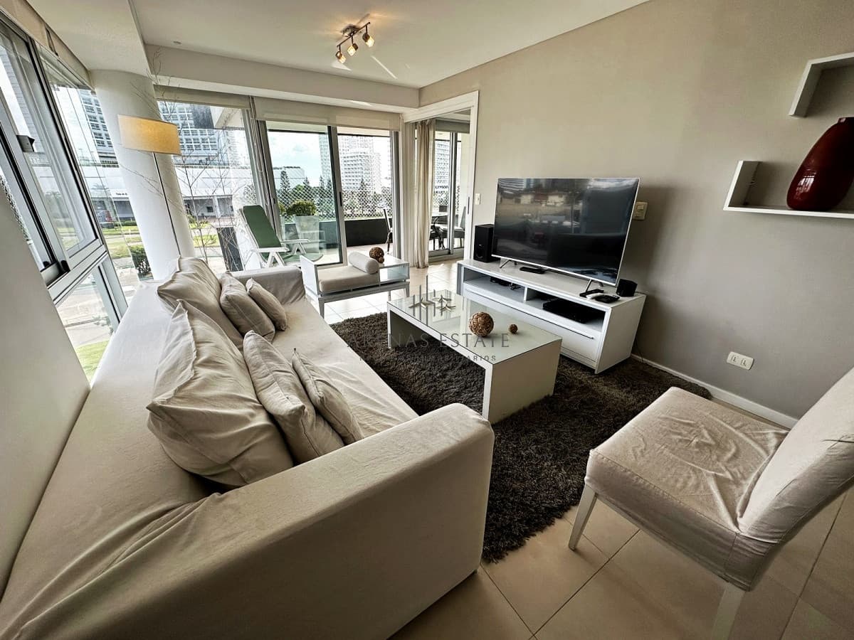 Apartamento ID.2255 - Punta de Este, Apartamento de 3 dormitorios a metros del mar y al Hotel Conrad.