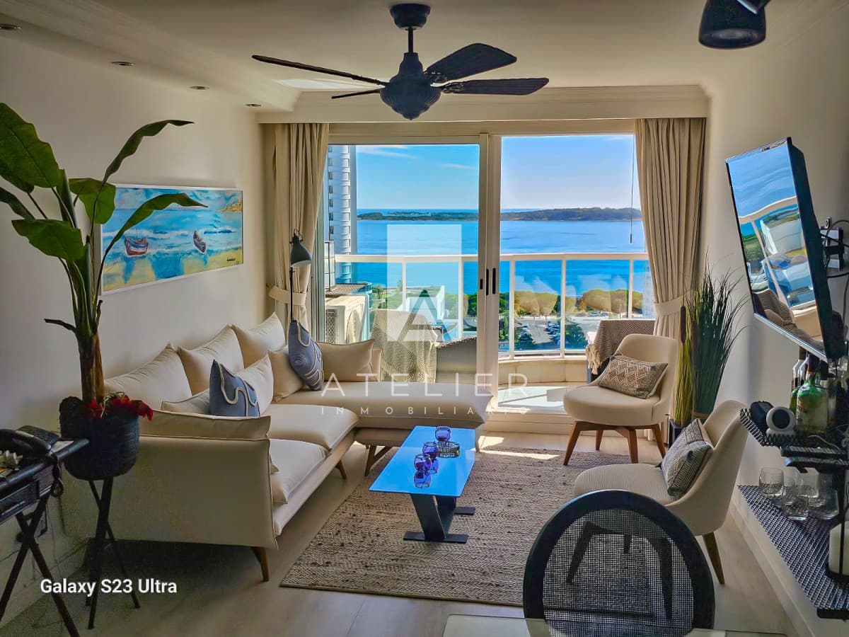 Punta del Este, a pasos de Mar, venta de apartamento 2 dormitorios