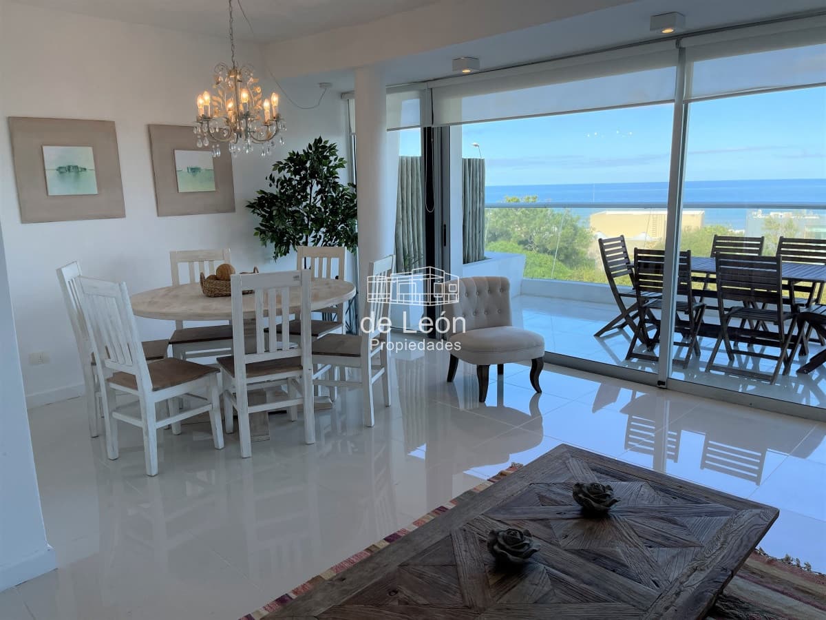 Venta Espectacular PentHouse de 2 dormitorios en Manantiales