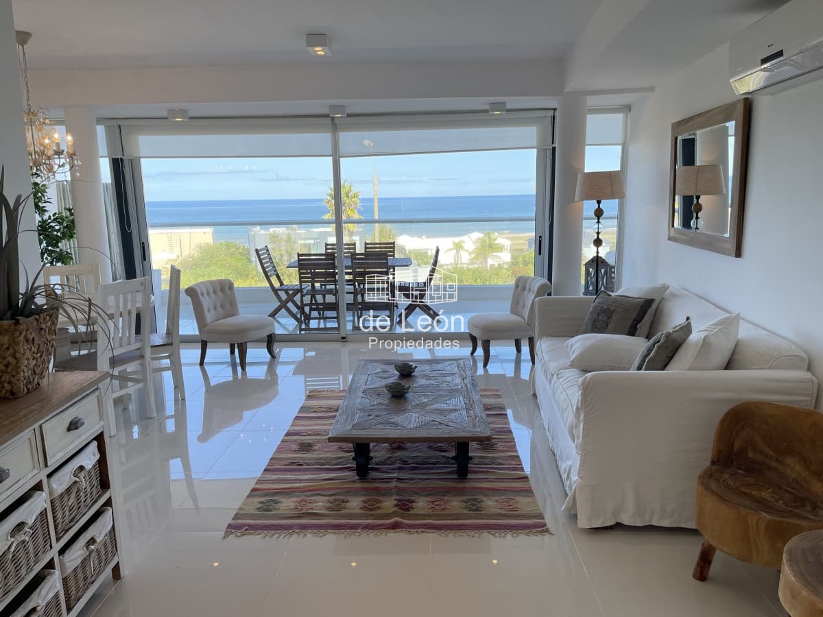 Venta Espectacular PentHouse de 2 dormitorios en Manantiales