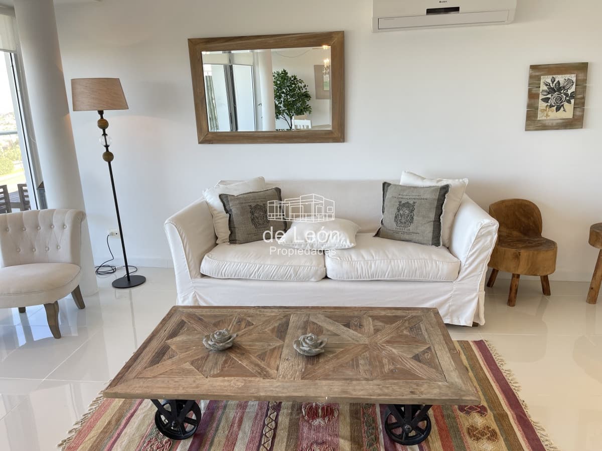Venta Espectacular PentHouse de 2 dormitorios en Manantiales