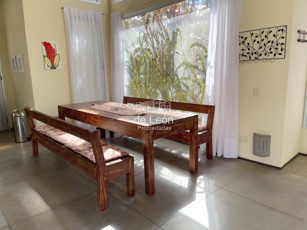 Alquiler Temporal Casa 3 Dormitorios con piscina y parrillero en Montoya