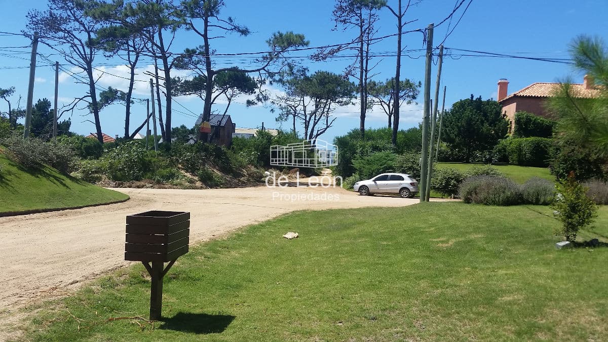 Se alquila encantadora casa en ubicación privilegiada en Montoya, La Barra